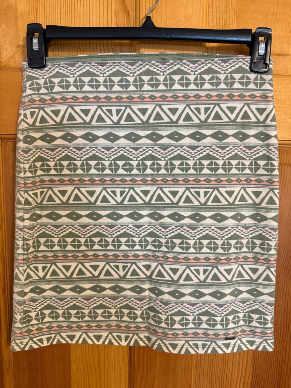 NWOT - Hollister Geo-Print Mini Skirt in Sage, Blush, and Cream